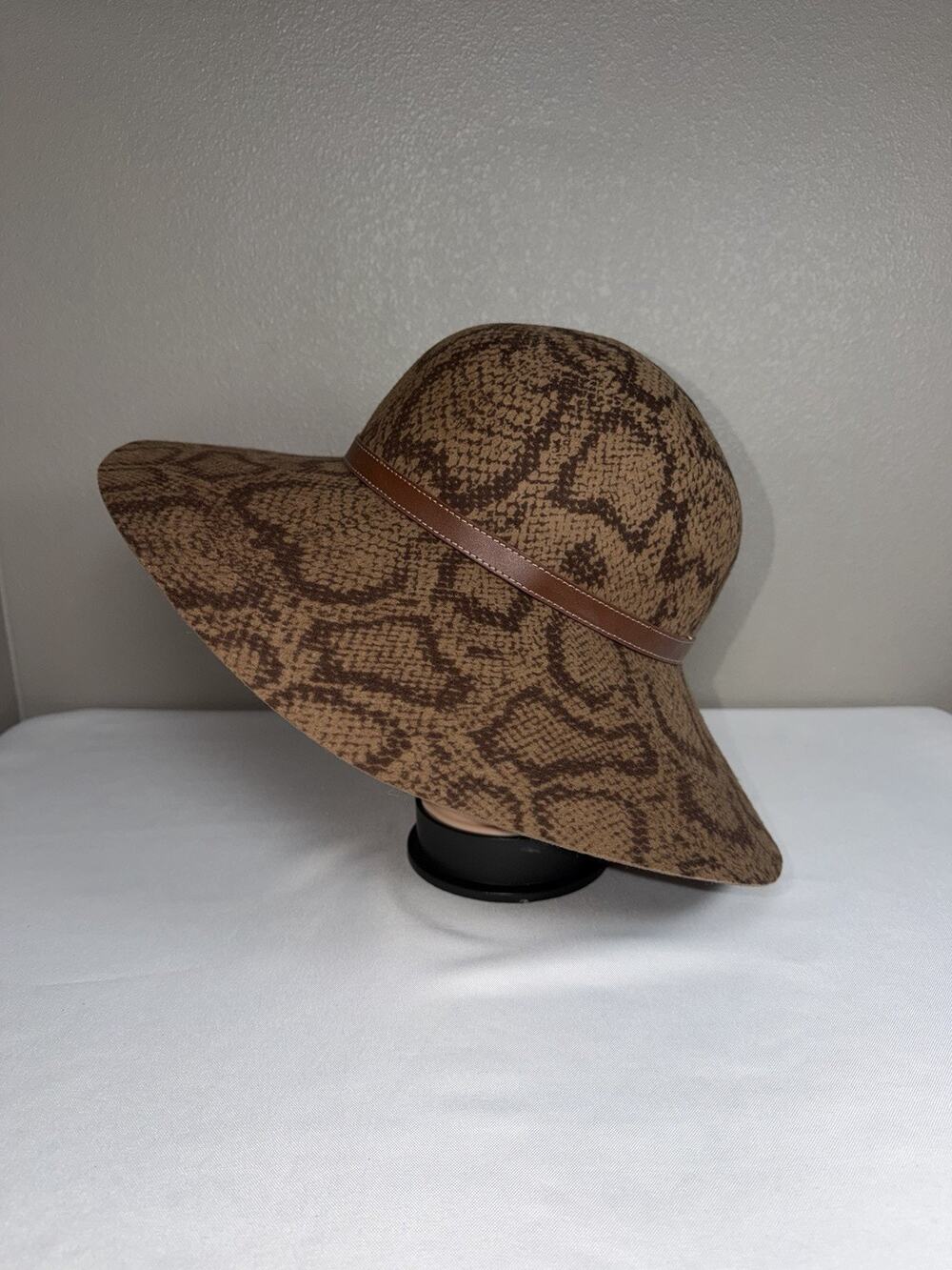 Eric Javits Wool Women’s Hat Vicki Brown Python Print Wide Brim New NWT
